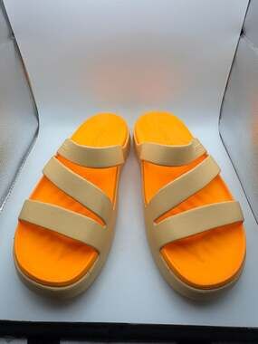 Crocs Getaway Strappy Sandals Golden Hour/Orange Women's Size 7